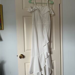 Elegant White Ruffle Maxi Dress